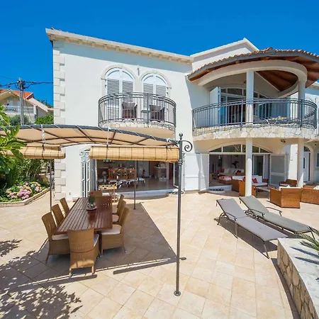 Almadria (adults Only) סלאנו